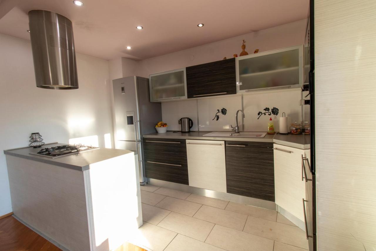 Melanie Apartment Привлака Екстериор снимка