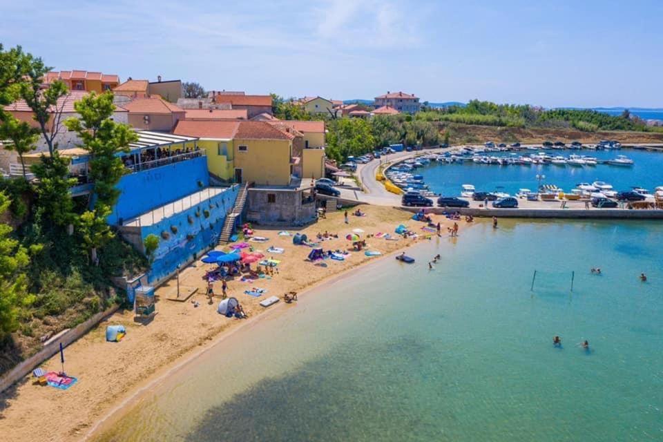 Melanie Apartment Привлака Екстериор снимка