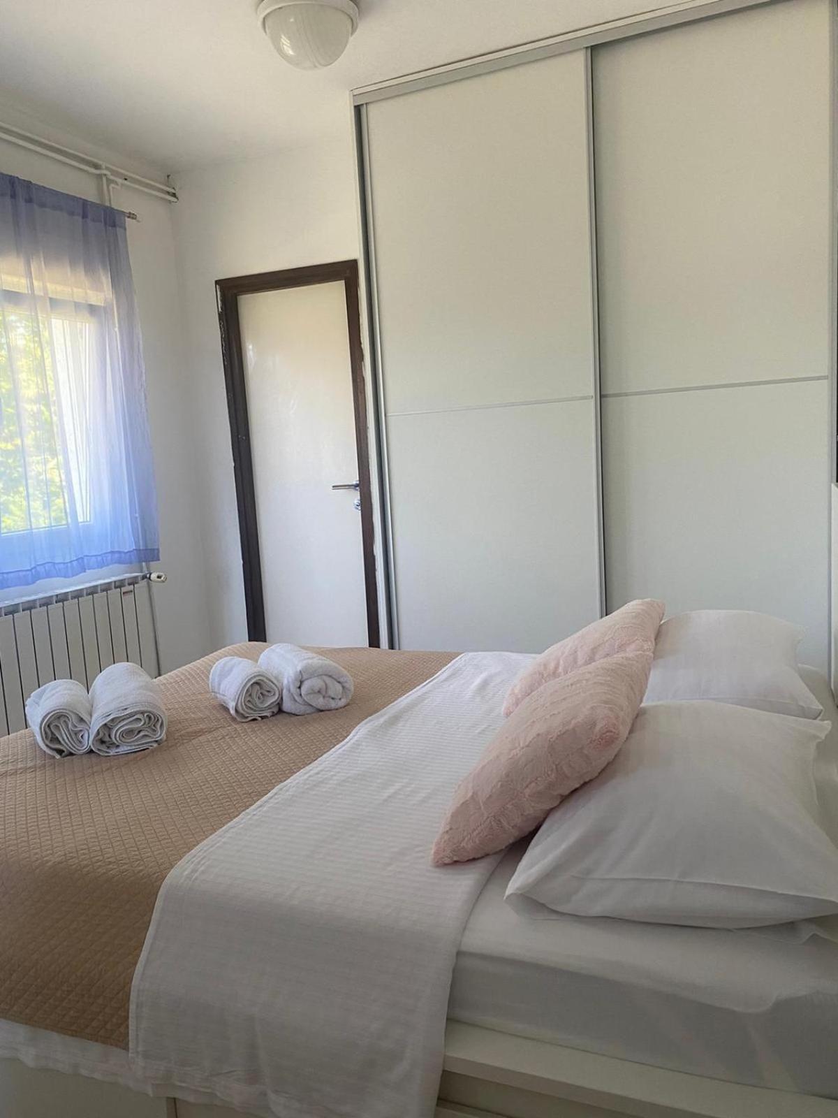 Melanie Apartment Привлака Екстериор снимка