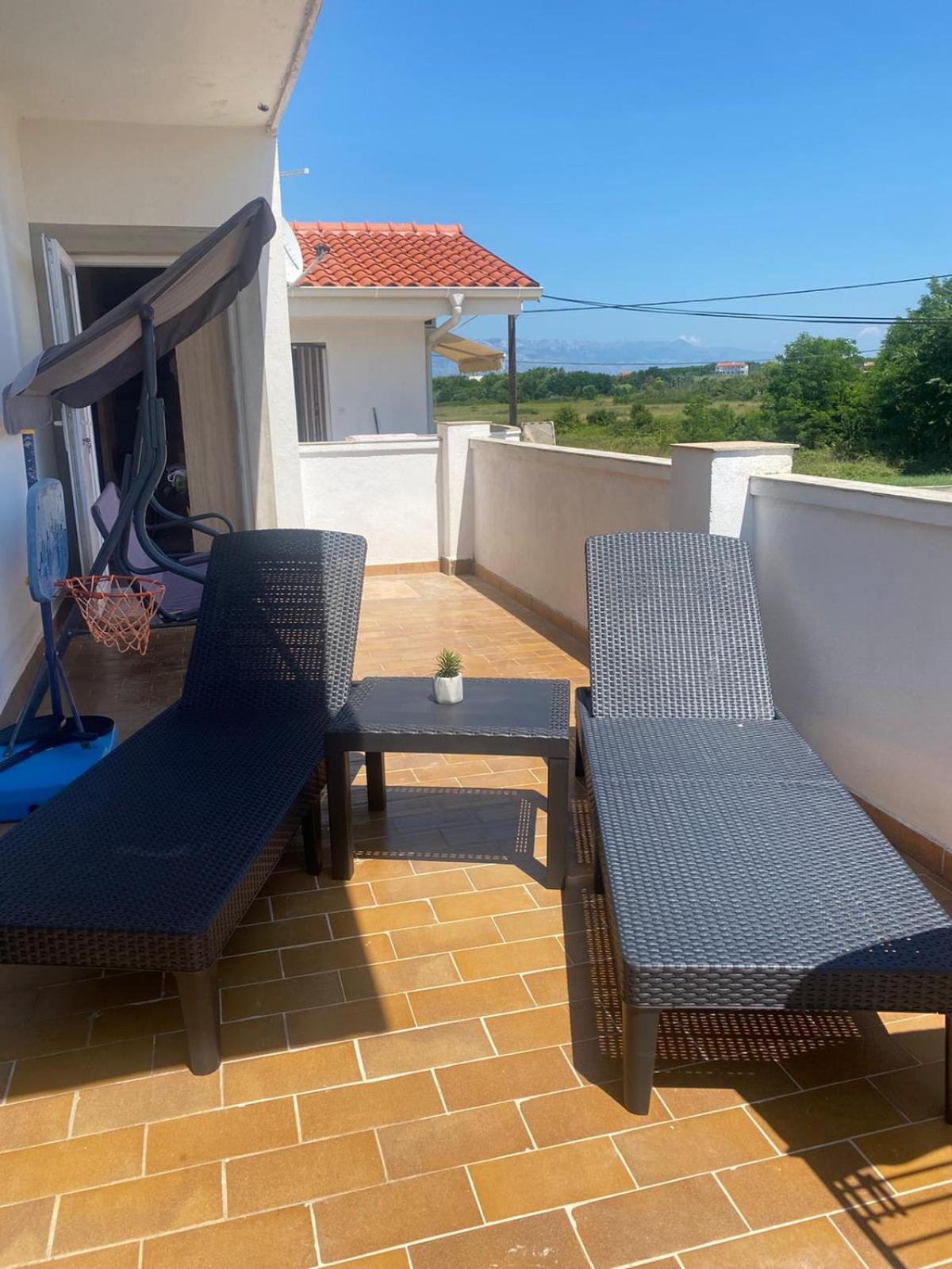 Melanie Apartment Привлака Екстериор снимка